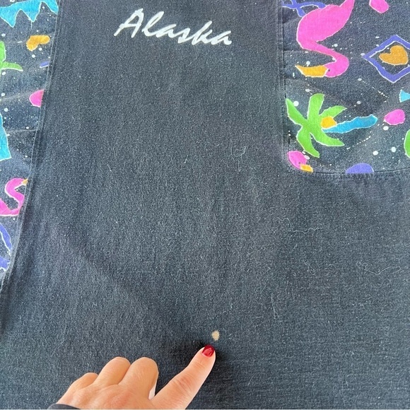 VTG Alaska Relaxed Fit TShirt Flamingo Palm Tree Heart Tropical Neon Vibe XL USA - Picture 14 of 14
